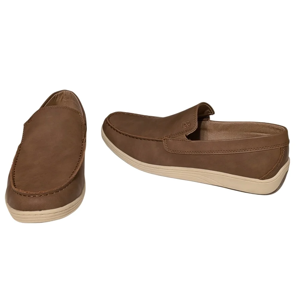 IZOD Seapoint Tan Slip On Loafers Mens Size 9 Memory Foam Casual Moc Toe Shoes